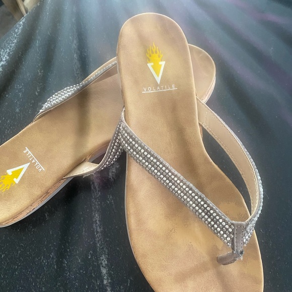 Womens Volatile Sandals Sz 9 - Picture 6 of 10